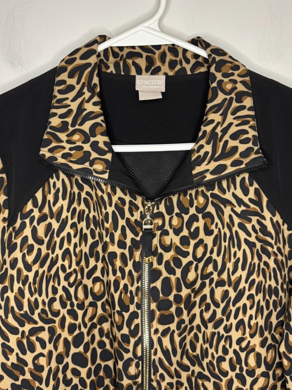 CHICO'S Zenergy Full Zip Jacket Womens 8/10 Animal Print Lined Pockets Travel